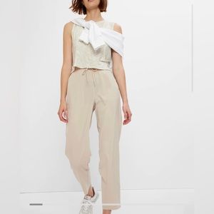 GapFit High Rise Runaround Pants